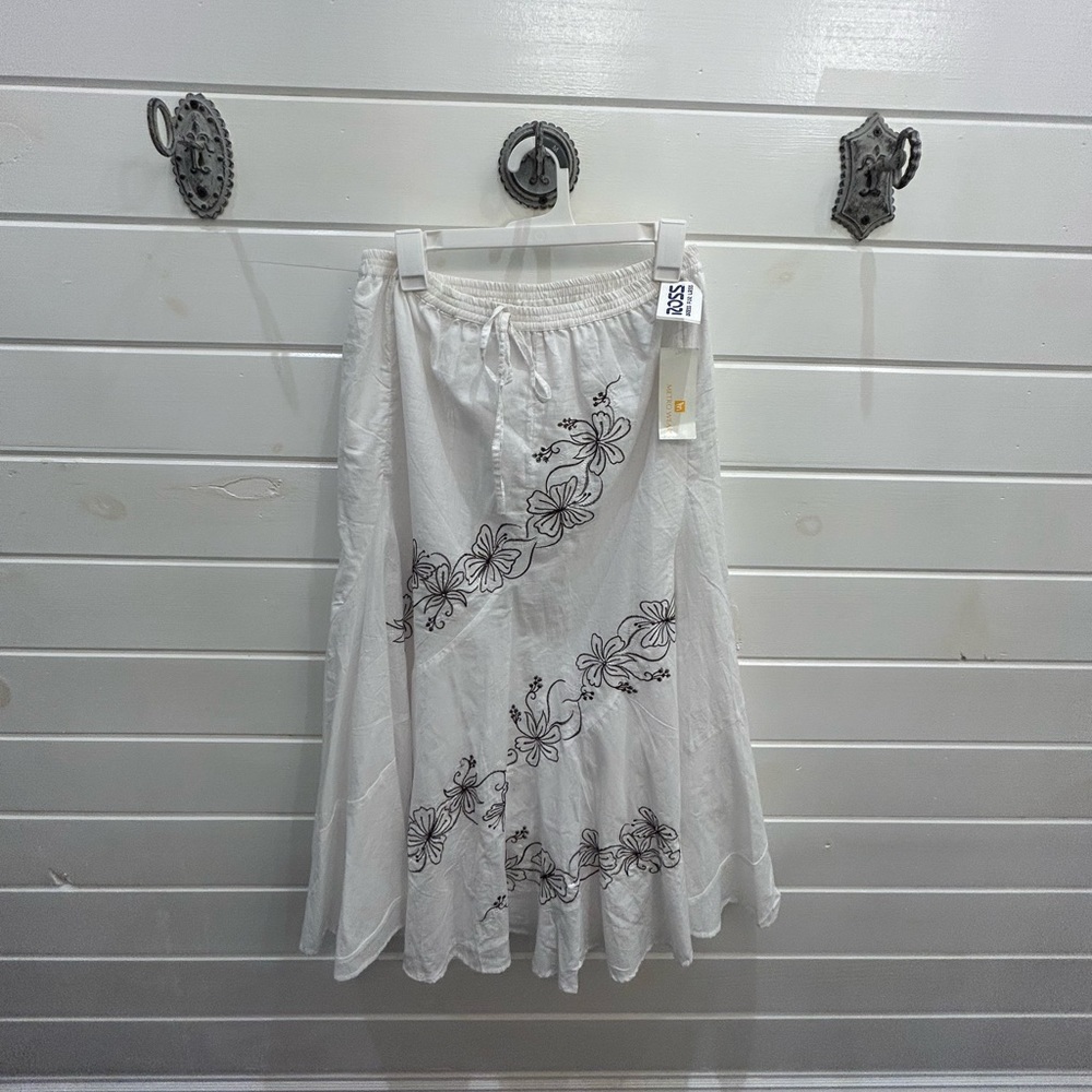 white linen skirt